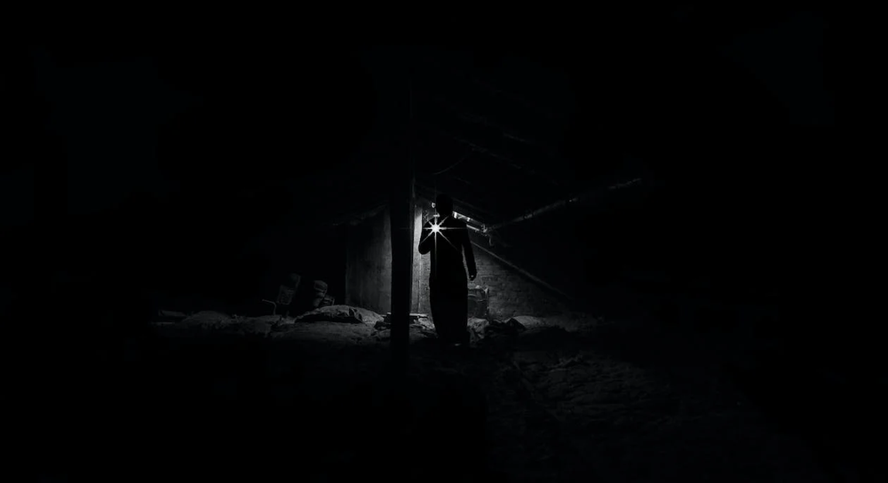Does night vision work in total darkness?